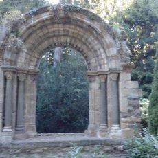 Portail roman de l'abbaye de Vorey