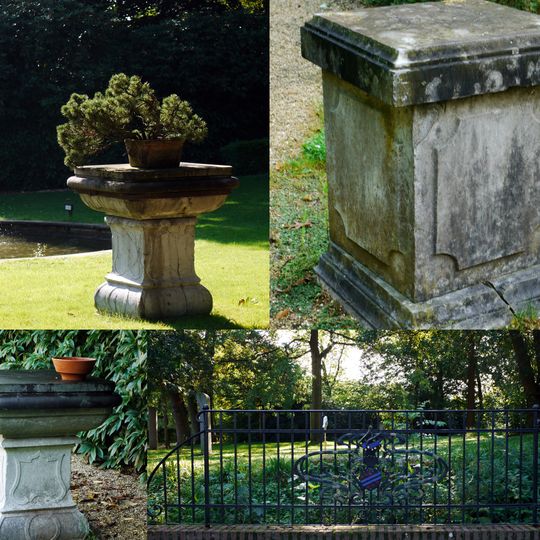 Vaalsbroek Castle: garden ornaments