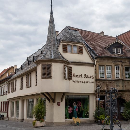 Wohn- und Geschäftshaus Großstraße 19