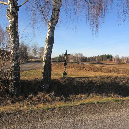 Kříž severně od Kojčice u silnice do Vadčic