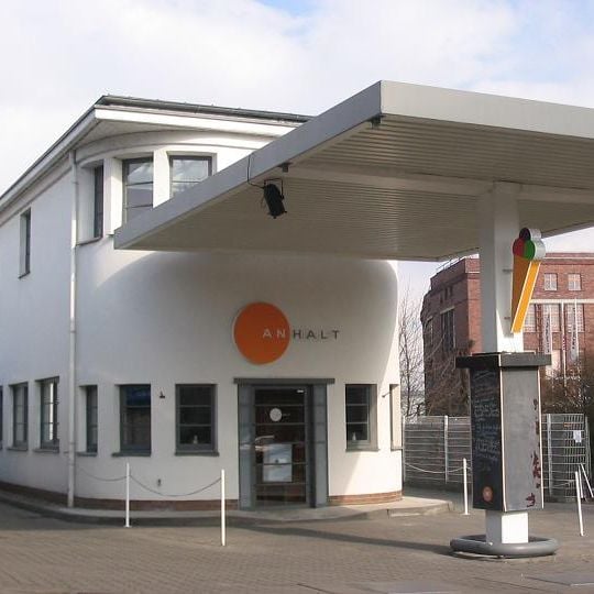 Lohmühleninsel Gas Station