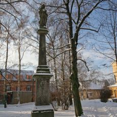 Sloup se sochou Panny Marie