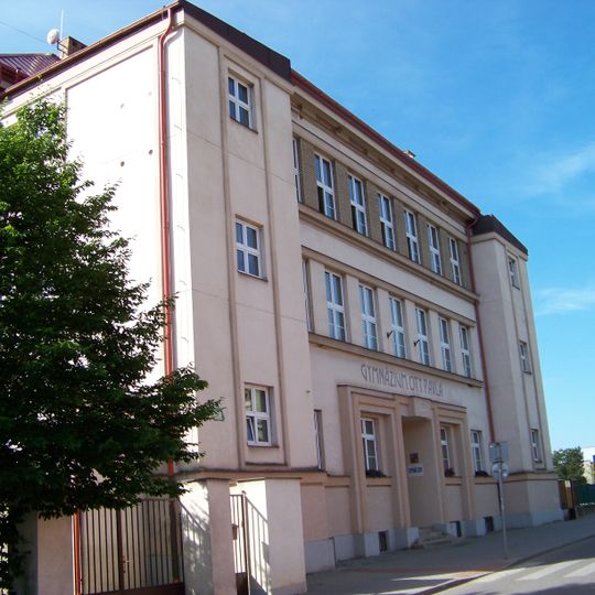 Budova gymnázia Oty Pavla