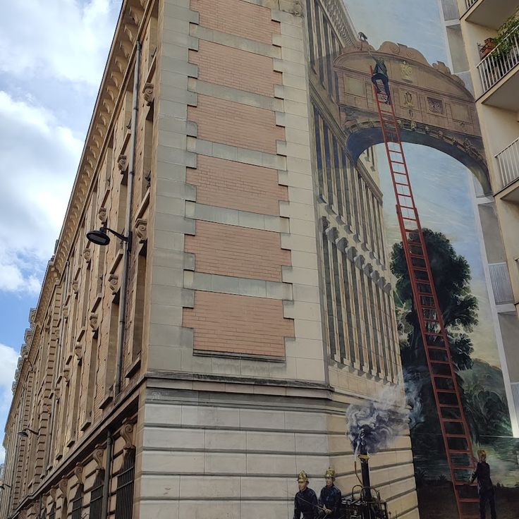 Architectural illusion painting