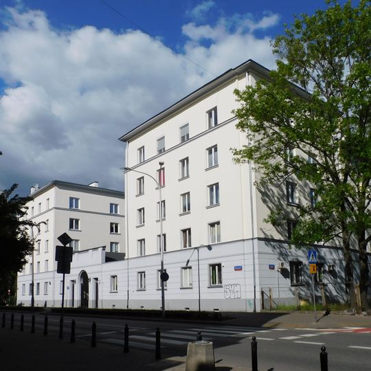 Blok przy ulicy Białobrzeskiej 62/64