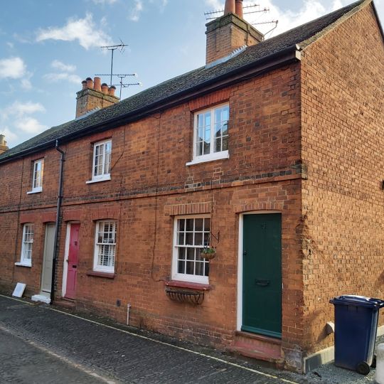 25-28, Lower Church Lane