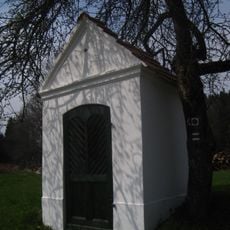 Kaplička v Dalekých Popelicích