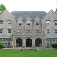 Delta Kappa Epsilon Fraternity House