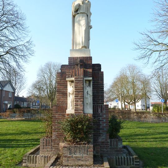 Statue of Sacred Heart of Jesus Christ