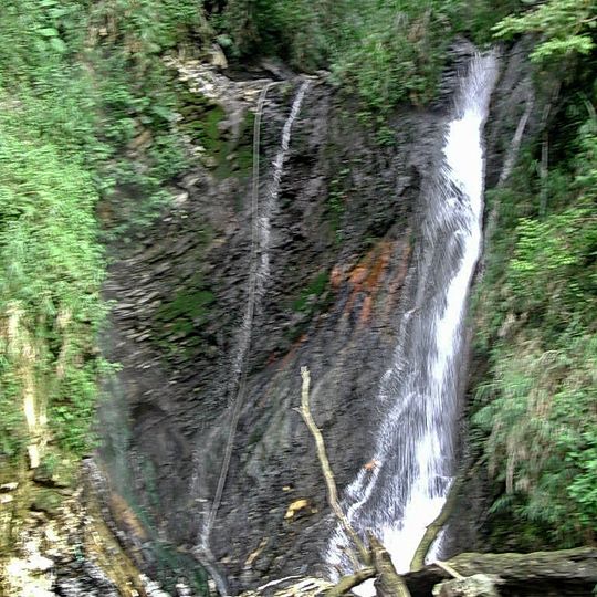 Jiji Waterfall