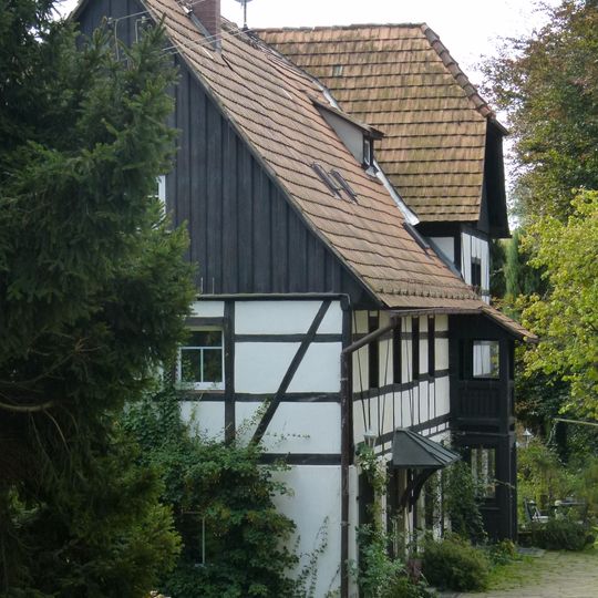 Wohnstallhaus und Scheune eines Bauernhofes Pirnaer Straße 78