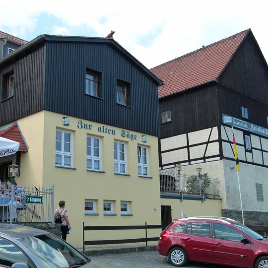 Four-sided farm with residential stable house , side building, barn and pull-out house Schustergasse 8; 8a