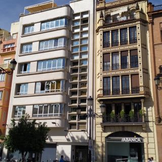 Edificio de viviendas y locales en Calle Rodríguez Jurado, nº 6