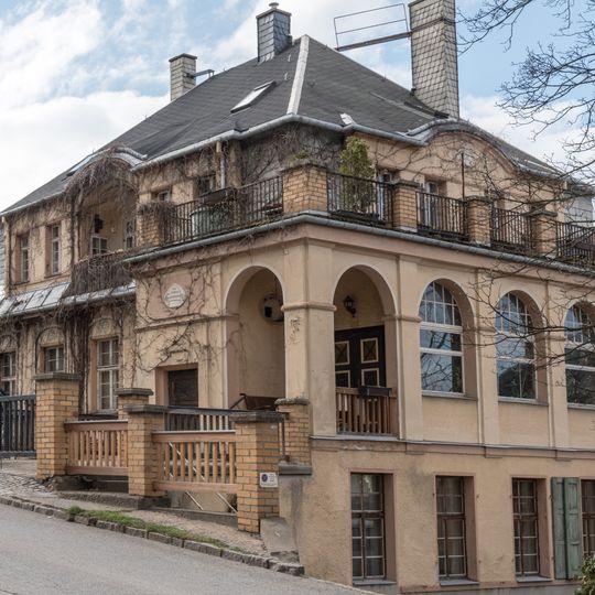 Villa mit Garage Hermannstraße 7