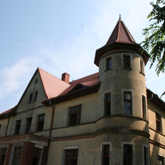 Dwór w Wierzchosławicach