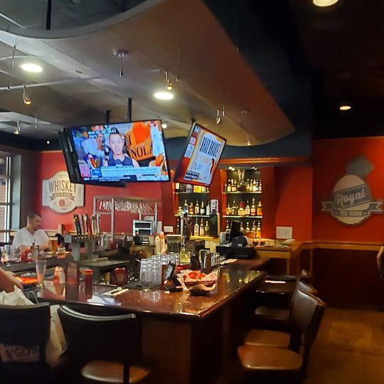 Red Robin Gourmet Burgers and Brews