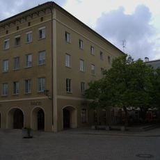 Wohn- und Geschäftshaus