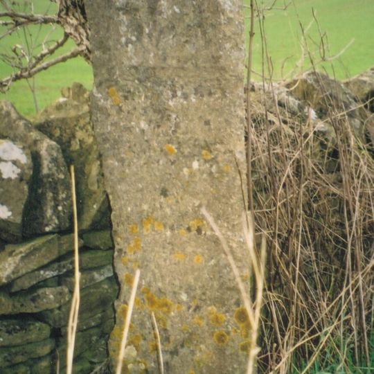 Milestone, Lidstone; between old and new entrances to Manor Farm