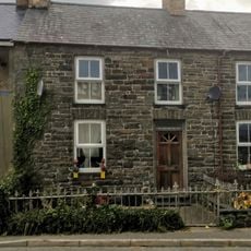 Islwyn and front railings