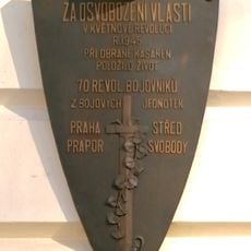 Pamětní deska obětem Pražského povstání z bojových jednotek Praha Střed na Palládiu v Praze