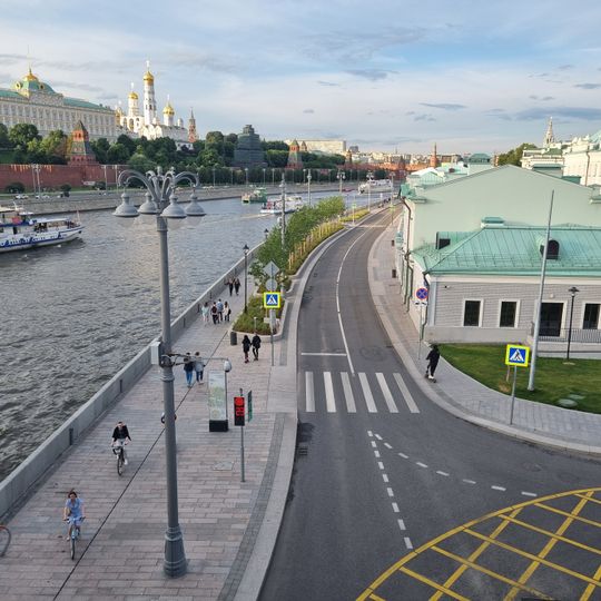 Sofiyskaya Embankment