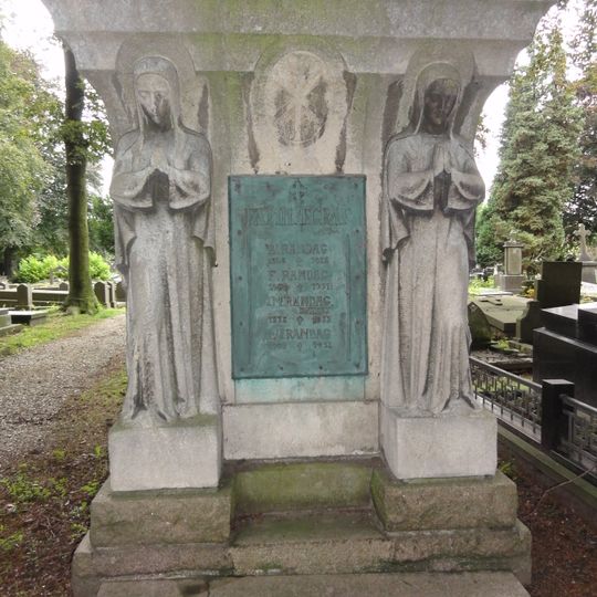 Grafmonument Randag op Begraafplaats Daalseweg