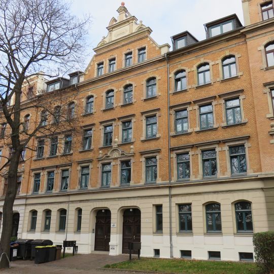 Mietshaus in geschlossener Bebauung mit Vorgarten Margaretenstraße 34; 36