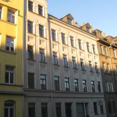 Mietshaus in geschlossener Bebauung Bernhardstraße 39