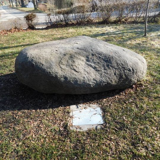 Památník 100. výročí založení Československa na návsi v Líšnici