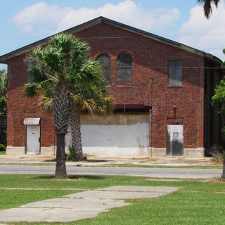 Fort Moultrie Quartermaster and Support Facilities Historic District