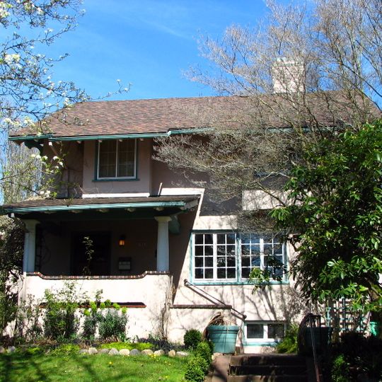 Casa Nicolai–Cake–Olson