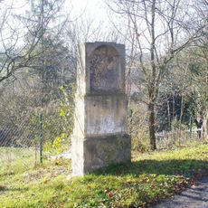 Kaplička naproti restauraci Myslivna ve Staré Olešce