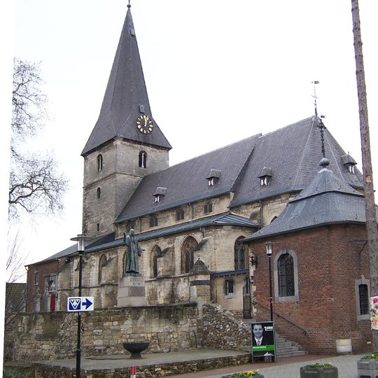 Statue of Sacred Heart of Jesus Christ