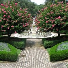 Elizabethan Gardens