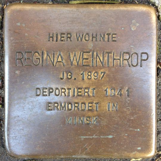 Stolperstein en memoria de Regina Weinthrop