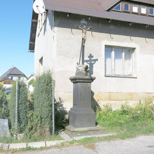Kříž na rohu ulic Kollárova a Pod Špičákem ve Varnsdorfu