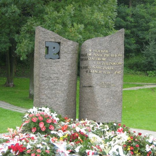Pomnik Nauczycieli Tajnego Nauczania 1939-1945