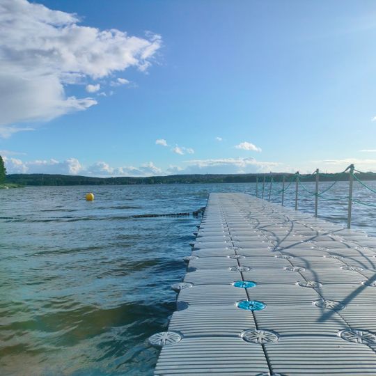Plaża w Ratajach - kąpielisko nad Jeziorem Miejskim