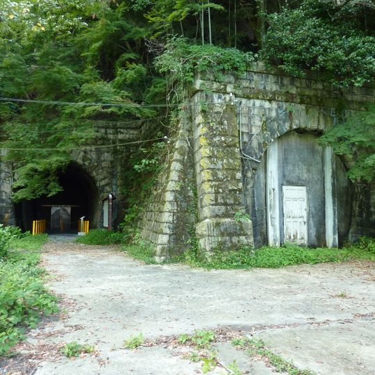 逢坂山トンネル