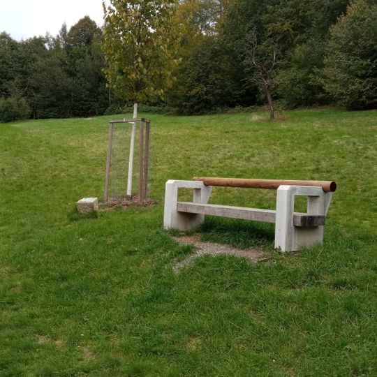 Replika Plečnikovy lavičky v Malenisku