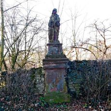 Socha svaté Anny u kostela Povýšení svatého Kříže v Pyšelích