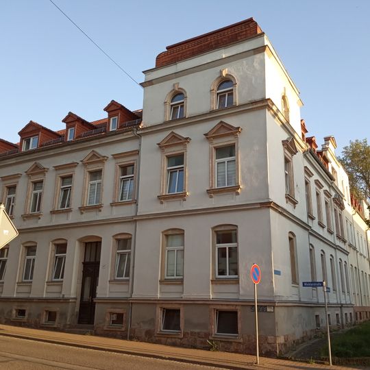 Mietshaus in halboffener Bebauung und Ecklage Winklerstraße 37