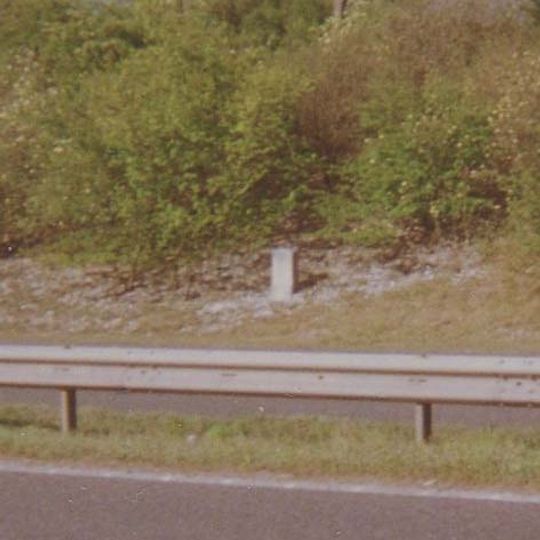 Milestone, Dover Road, N of Old Elmstead Lane