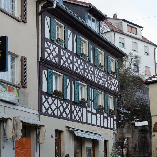 Wohn- und Geschäftshaus