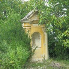 Kaplička na rozcestí ve Školní ulici v Žitenicích