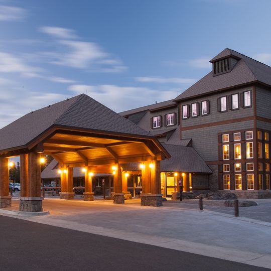 Yellowstone National Park Canyon Village Lodge