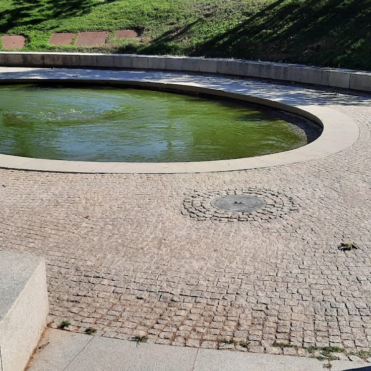Ornamental fountain II