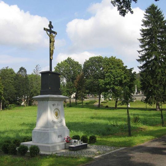 Boží muka u kostela Povýšení Sv. Kříže v Janušově - Staré Vsi