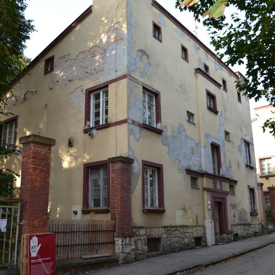 Kolónia Krajinské domky, dom bytový