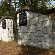 Cmentarz wojenny w Chruślankach Józefowskich